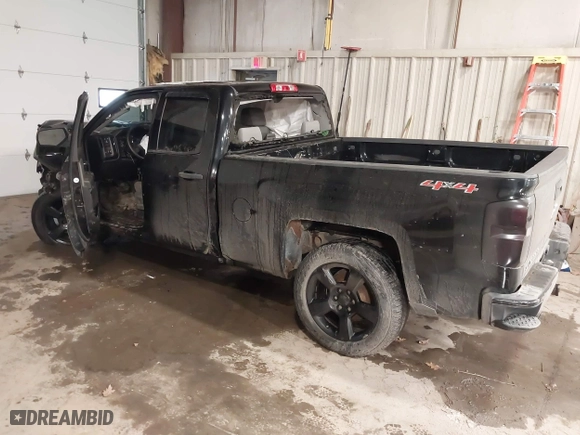 2015 Chevrolet Silverado 1500 LS with VIN 1GCVKPEC5FZ373762, listed as a IAAI auction lot 41004030 with 131,948 mi miles. Bid and sale history available at carsss.com. Image 3.