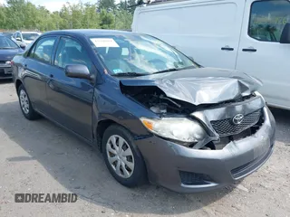 2009 Toyota Corolla z VIN JTDBL40E999049483, wystawiony jako IAAI lot #42560011 z przebiegiem 122 414 mil mil oraz . Historia ofert i sprzedaży dostępna na DreamBid. Obrazek 1.