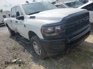 2024 Ram 2500 Tradesman z VIN 3C6UR5HL6RG270224, wystawiony jako Copart lot #45301145 z przebiegiem 44 193 mil mil oraz Szkoda całkowita • Salvage title. Historia ofert i sprzedaży dostępna na DreamBid. Obrazek 4.