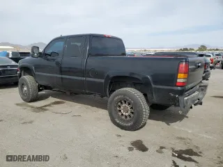 2007 GMC Sierra 2500HD Classic SLE1 with VIN 1GTHK29D37E106700, listed as a Copart auction lot 51186525 with 392,749 mi miles and Salvage Title. Bid and sale history available at carsss.com. Image 2.