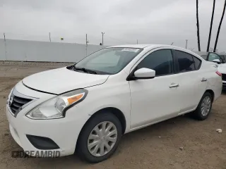 2016 Nissan Versa S z VIN 3N1CN7AP1GL844504, wystawiony jako Copart lot #55383395 z przebiegiem 108 707 mil mil oraz Szkoda całkowita • Salvage title. Historia ofert i sprzedaży dostępna na DreamBid. Obrazek 1.