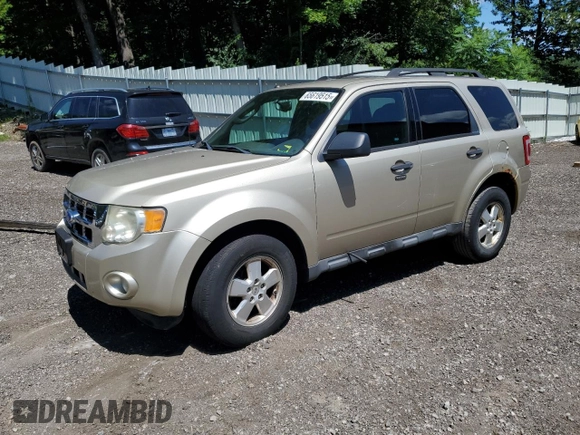 2011 Ford Escape XLT z VIN 1FMCU9DG8BKB99556, wystawiony jako Copart lot #65619515 z przebiegiem 133 946 mil mil oraz Czysty tytuł • Clean title. Historia ofert i sprzedaży dostępna na DreamBid. Obrazek 1.