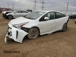 2021 Toyota Prius L Eco z VIN JTDKAMFU4M3136496, wystawiony jako Copart lot #55517695 z przebiegiem 46 440 mil mil oraz Szkoda całkowita • Salvage title. Historia ofert i sprzedaży dostępna na DreamBid. Obrazek 1.