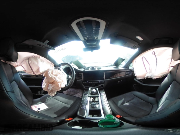 2019 Porsche Macan z VIN WP1AA2A50KLB05922, wystawiony jako IAAI lot #42013711 z przebiegiem Nie podano mil oraz . Historia ofert i sprzedaży dostępna na DreamBid. Obrazek 18.