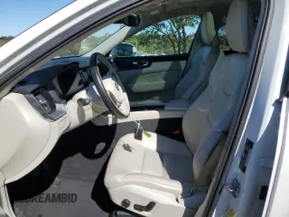 2020 Volvo XC60 Momentum z VIN YV4102DK5L1421574, wystawiony jako Copart lot #75533884 z przebiegiem 60 353 mil mil oraz Szkoda całkowita • Salvage title. Historia ofert i sprzedaży dostępna na DreamBid. Obrazek 7.