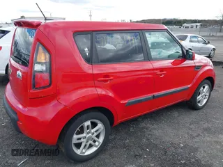 2011 Kia Soul + with VIN KNDJT2A24B7196638, listed as a IAAI auction lot 41741111 with 92,276 mi miles. Bid and sale history available at carsss.com. Image 2.