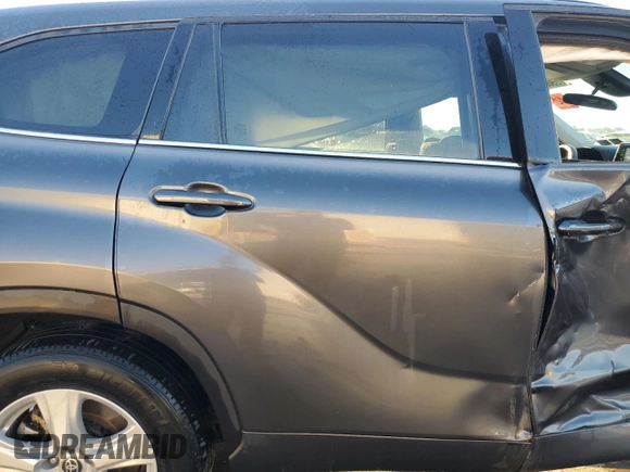 2022 Toyota Highlander L z VIN 5TDCZRBH4NS167654, wystawiony jako Copart lot #78988884 z przebiegiem 43 416 mil mil oraz Szkoda całkowita • Salvage title. Historia ofert i sprzedaży dostępna na DreamBid. Obrazek 11.