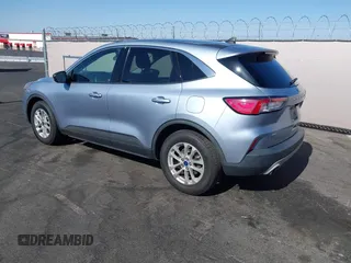 2022 Ford Escape SE z VIN 1FMCU0G6XNUB31007, wystawiony jako IAAI lot #42510666 z przebiegiem 106 236 mil mil oraz . Historia ofert i sprzedaży dostępna na DreamBid. Obrazek 3.