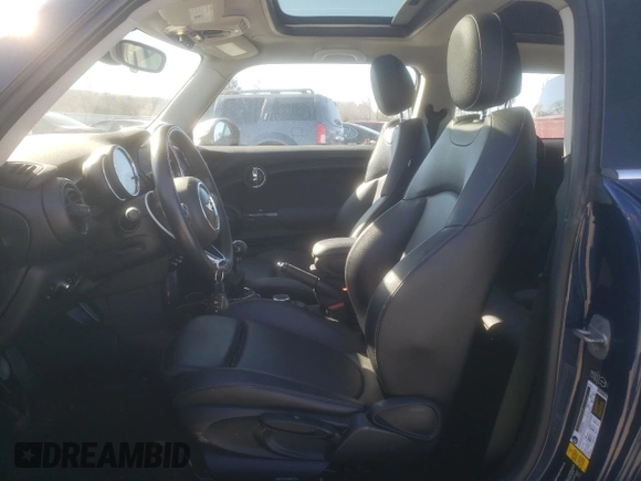 2014 MINI Hardtop with VIN WMWXM5C56ET972955, listed as a Copart auction lot 48160225 with 60,692 mi miles and Clean Title. Bid and sale history available at DreamBid. Image 7.