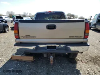2001 Chevrolet Silverado 2500 with VIN 1GCGK29U51Z185752, listed as a Copart auction lot 51232125 with 205,401 mi miles and Salvage Title. Bid and sale history available at carsss.com. Image 6.