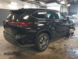 2021 Toyota Highlander XLE with VIN 5TDHZRBH1MS106203, listed as a IAAI auction lot 42645027 with 59,172 mi miles and . Bid and sale history available at DreamBid. Image 4.