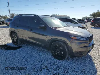 2017 Jeep Cherokee Altitude z VIN 1C4PJLAS0HW578220, wystawiony jako Copart lot #84244064 z przebiegiem 32 618 mil mil oraz Szkoda całkowita • Salvage title. Historia ofert i sprzedaży dostępna na DreamBid. Obrazek 4.