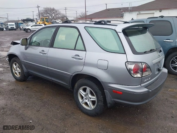 2002 Lexus RX 300 with VIN JTJHF10UX20282500, listed as a IAAI auction lot 41906938 with 118,016 mi miles. Bid and sale history available at carsss.com. Image 3.