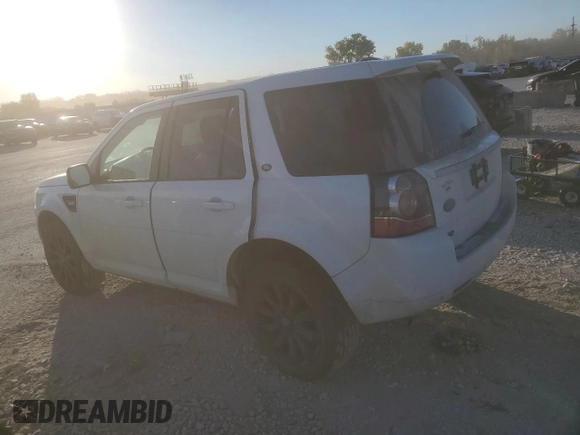2015 Land Rover LR2 с VIN SALFP2BG2FH425427, выставлен на аукционе Copart как лот 77018534 с пробегом 132 602 миль миль и Списание • Salvage title. История ставок и продаж доступна на DreamBid. Изображение 2.