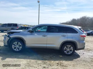 2014 Toyota Highlander XLE with VIN 5TDKKRFH9ES031689, listed as a IAAI auction lot 41614992 with 175,162 mi miles. Bid and sale history available at carsss.com. Image 14.