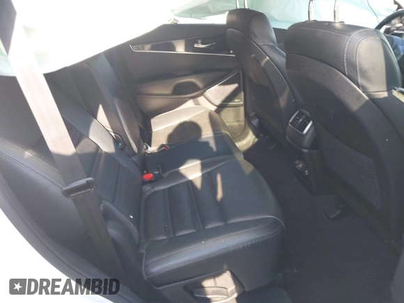 2016 Kia Sorento SX with VIN 5XYPKDA51GG072940, listed as a IAAI auction lot 42017504 with 110,897 mi miles. Bid and sale history available at carsss.com. Image 8.