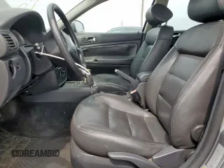 2004 Volkswagen Passat GLS z VIN WVWPD63B04P325358, wystawiony jako Copart lot #57180485 z przebiegiem 195 553 mil mil oraz Czysty tytuł • Clean title. Historia ofert i sprzedaży dostępna na DreamBid. Obrazek 7.