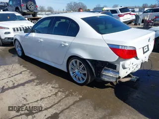 2008 BMW 5 Series 550i with VIN WBANW53588CT54008, listed as a IAAI auction lot 41586487 with 81,351 mi miles. Bid and sale history available at carsss.com. Image 3.