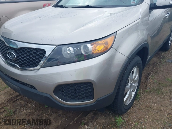 2013 Kia Sorento LX with VIN 5XYKTCA62DG422033, listed as a IAAI auction lot 42420920 with 88,708 mi miles and . Bid and sale history available at DreamBid. Image 6.