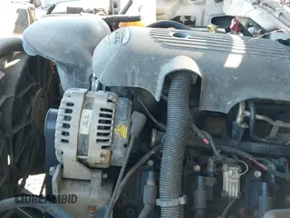 2006 Chevrolet Silverado 1500 LT3 z VIN 2GCEK13T561104802, wystawiony jako IAAI lot #43438625 z przebiegiem 317 935 mil mil oraz . Historia ofert i sprzedaży dostępna na DreamBid. Obrazek 19.