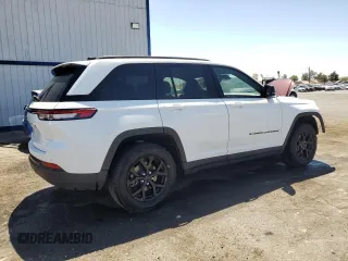 2024 Jeep Grand Cherokee Altitude with VIN 1C4RJHAGXRC142169, listed as a Copart auction lot 58190075 with 42,755 mi miles and Clean title. Bid and sale history available at DreamBid. Image 3.