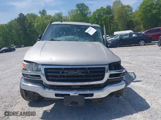 2004 GMC Sierra 2500HD SLE with VIN 1GTHK29G84E401555, listed as a IAAI auction lot 42012635 with 1 mi miles. Bid and sale history available at carsss.com. Image 11.