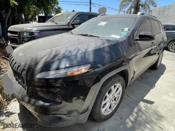 2015 Jeep Cherokee Latitude with VIN 1C4PJLCSXFW781657, listed as a Copart auction lot 45606025 with 132,235 mi miles and Clean Title. Bid and sale history available at carsss.com. Image 2.