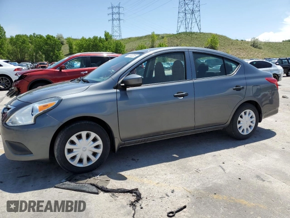 2016 Nissan Versa SV z VIN 3N1CN7AP6GL843199, wystawiony jako Copart lot #58585285 z przebiegiem 51 845 mil mil oraz Czysty tytuł • Clean title. Historia ofert i sprzedaży dostępna na DreamBid. Obrazek 1.