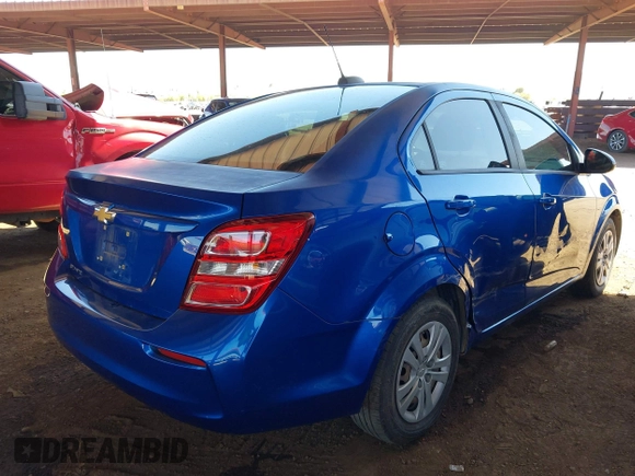 2017 Chevrolet Sonic LS z VIN 1G1JB5SH6H4165031, wystawiony jako IAAI lot #42107395 z przebiegiem 74 196 mil mil oraz . Historia ofert i sprzedaży dostępna na DreamBid. Obrazek 6.