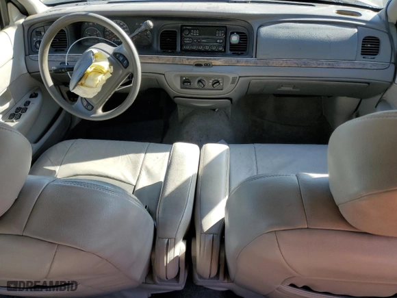 2000 Ford Crown Victoria with VIN 2FAFP73W8YX116581, listed as a Copart auction lot 42426805 with 122,218 mi miles and Salvage Title. Bid and sale history available at carsss.com. Image 8.