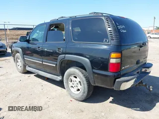 2005 Chevrolet Tahoe Police z VIN 1GNEC13Z15R223249, wystawiony jako IAAI lot #41874311 z przebiegiem 144 681 mil mil oraz . Historia ofert i sprzedaży dostępna na DreamBid. Obrazek 3.