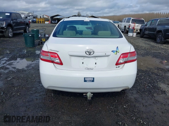 2011 Toyota Camry LE z VIN 4T1BF3EK8BU728563, wystawiony jako IAAI lot #41783543 z przebiegiem 294 062 mil mil oraz . Historia ofert i sprzedaży dostępna na DreamBid. Obrazek 16.