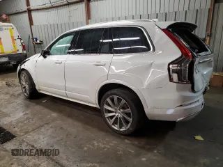 2022 Volvo XC90 Momentum with VIN YV4102PK0N1857697, listed as a Copart auction lot 43541605 with 0 mi miles and Salvage Title. Bid and sale history available at carsss.com. Image 2.