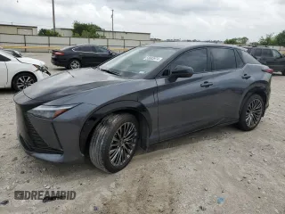 2023 Lexus RZ 450e Premium z VIN JTJAAAAB2PA010568, wystawiony jako Copart lot #53693974 z przebiegiem 12 046 mil mil oraz Szkody całkowita. Historia ofert i sprzedaży dostępna na DreamBid. Obrazek 1.