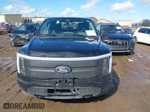 2024 Ford F-150 Lightning XLT z VIN 1FTVW3LK3RWG06339, wystawiony jako IAAI lot #41664763 z przebiegiem 9 891 mil mil oraz . Historia ofert i sprzedaży dostępna na DreamBid. Obrazek 12.