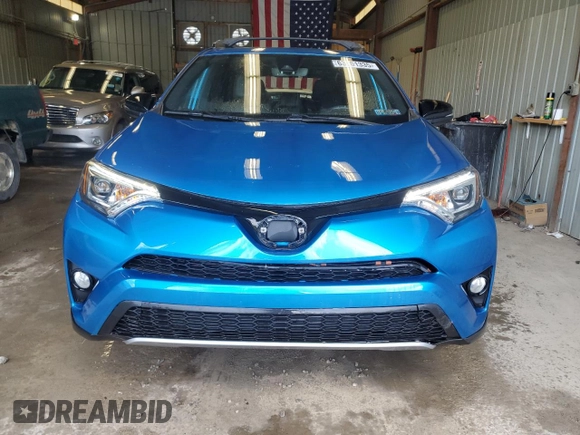 2017 Toyota RAV4 SE z VIN 2T3JFREV8HW662721, wystawiony jako Copart lot #63661335 z przebiegiem 170 168 mil mil oraz Szkoda całkowita • Salvage title. Historia ofert i sprzedaży dostępna na DreamBid. Obrazek 5.