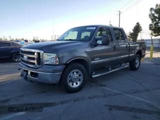 2005 Ford Super Duty F-250 XL with VIN 1FTSW20P35EB27058, listed as a Copart auction lot 83815774 with 135,734 mi miles and Salvage Title. Bid and sale history available at carsss.com. Image 1.