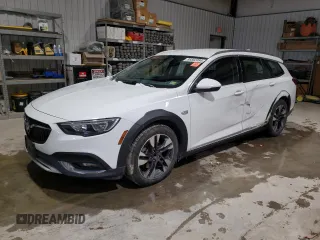2018 Buick Regal TourX Preferred with VIN W04GU8SX4J1165826, listed as a Copart auction lot 86802084 with 137,999 mi miles and Salvage Title. Bid and sale history available at carsss.com. Image 1.