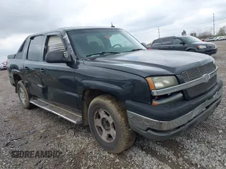 2005 Chevrolet Avalanche Z71 with VIN 3GNEK12Z55G213733, listed as a IAAI auction lot 42008159 with 194,760 mi miles. Bid and sale history available at carsss.com. Image 1.
