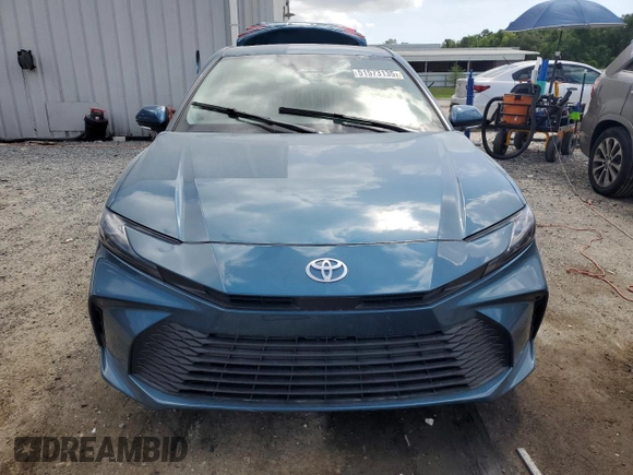 2025 Toyota Camry LE with VIN 4T1DAACK2SU588668, listed as a Copart auction lot 51573135 with 372 mi miles and Salvage Title. Bid and sale history available at carsss.com. Image 5.