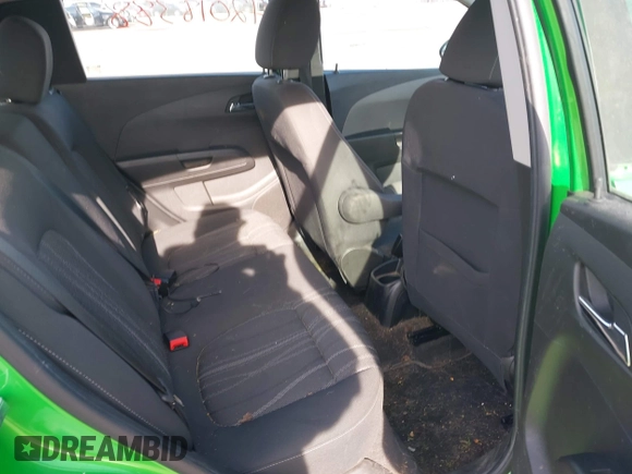 2016 Chevrolet Sonic LT z VIN 1G1JC6SH8G4146885, wystawiony jako IAAI lot #42018388 z przebiegiem 190 010 mil mil oraz . Historia ofert i sprzedaży dostępna na DreamBid. Obrazek 8.