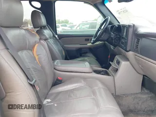 2002 Chevrolet Tahoe LS with VIN 1GNEC13Z72R279613, listed as a IAAI auction lot 42267778 with 300,378 mi miles and . Bid and sale history available at DreamBid. Image 5.