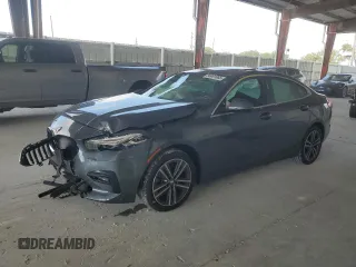 2020 BMW 2 Series 228i xDrive z VIN WBA73AK0XL7F60113, wystawiony jako Copart lot #56461065 z przebiegiem 39 216 mil mil oraz Nie do naprawy • Non repairable. Historia ofert i sprzedaży dostępna na DreamBid. Obrazek 1.