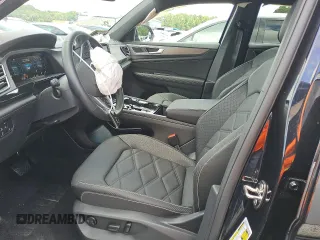 2025 Volkswagen Atlas SE with VIN 1V2WE2CA4SC224304, listed as a Copart auction lot 60569065 with 1,524 mi miles and Salvage title. Bid and sale history available at DreamBid. Image 7.