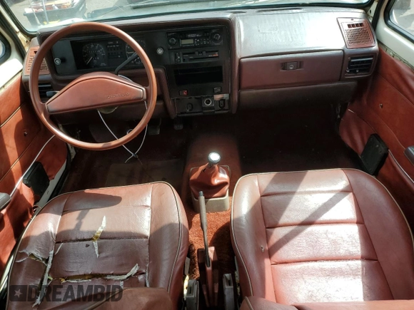 1981 Volkswagen Rabbit z VIN 1VWFG0179BV177022, wystawiony jako Copart lot #65369204 z przebiegiem 168 444 mil mil oraz Szkody całkowita. Historia ofert i sprzedaży dostępna na DreamBid. Obrazek 8.