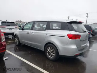 2019 Kia Sedona L with VIN KNDMA5C18K6541538, listed as a IAAI auction lot 41643348 with 92,042 mi miles. Bid and sale history available at carsss.com. Image 3.