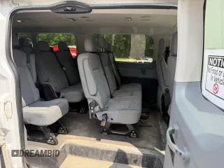 2015 Ford Transit XL z VIN 1FBZX2ZM1FKA63257, wystawiony jako Copart lot #63822515 z przebiegiem 198 249 mil mil oraz Czysty tytuł • Clean title. Historia ofert i sprzedaży dostępna na DreamBid. Obrazek 6.