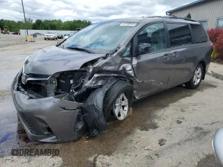 2018 Toyota Sienna LE Auto Access Seat с VIN 5TDKZ3DCXJS914758, выставлен на аукционе Copart как лот 57730445 с пробегом 123 685 миль миль и На запчасти • Non repairable. История ставок и продаж доступна на DreamBid. Изображение 1.