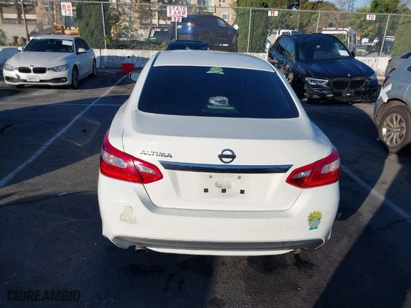 2016 Nissan Altima 2.5 SR with VIN 1N4AL3AP4GN390967, listed as a IAAI auction lot 38468751 with 88,731 mi miles. Bid and sale history available at carsss.com. Image 17.
