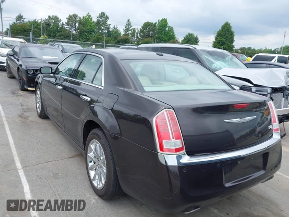 2012 Chrysler 300 C z VIN 2C3CCAET5CH188208, wystawiony jako IAAI lot #42389254 z przebiegiem 115 016 mil mil oraz . Historia ofert i sprzedaży dostępna na DreamBid. Obrazek 3.
